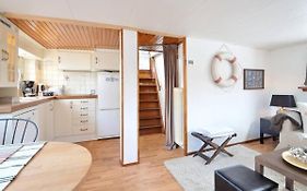 Houseboat Captain'S Quarters In Harbour Amsterdam